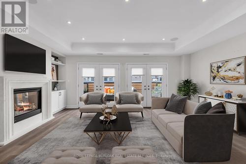 4 - 509 Elizabeth Street, Burlington, ON - Indoor Photo Showing Living Room With Fireplace