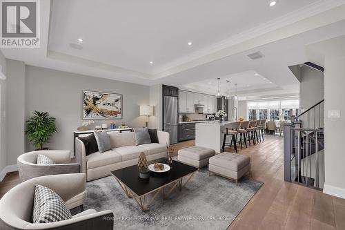 4 - 509 Elizabeth Street, Burlington, ON - Indoor Photo Showing Living Room