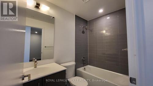 2506 - 15 Wellington Street S, Kitchener, ON - Indoor Photo Showing Bathroom