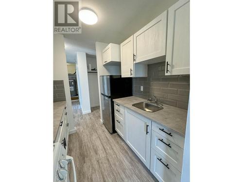 1703 Menzies Street Unit# 314, Merritt, BC - Indoor Photo Showing Kitchen