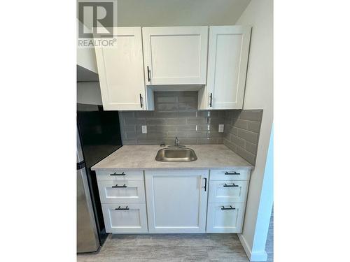 1703 Menzies Street Unit# 314, Merritt, BC - Indoor Photo Showing Kitchen