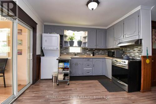 122 Clara Street, Thorold, ON - Indoor Photo Showing Kitchen