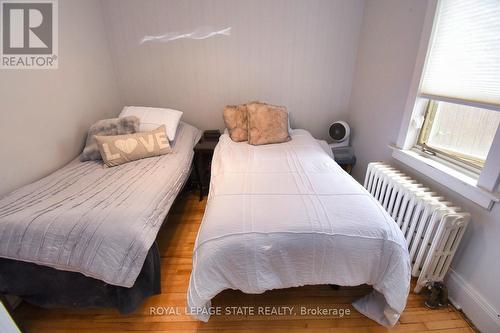 122 Clara Street, Thorold, ON - Indoor Photo Showing Bedroom