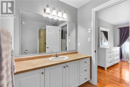 1044 Montrose Street, Brockville, ON - Indoor Photo Showing Bathroom