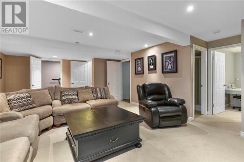 1044 Montrose Street, Brockville, ON - Indoor Photo Showing Living Room