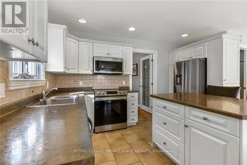 1044 Montrose Street, Brockville, ON - Indoor Photo Showing Kitchen With Double Sink