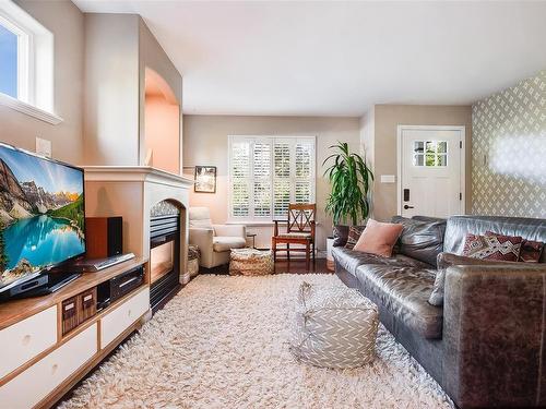 1337 Marchant Rd, Central Saanich, BC - Indoor Photo Showing Living Room