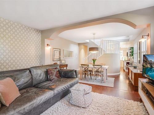 1337 Marchant Rd, Central Saanich, BC - Indoor Photo Showing Living Room