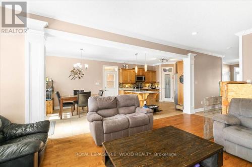 78 Oliver Crescent, Zorra (Thamesford), ON - Indoor Photo Showing Living Room