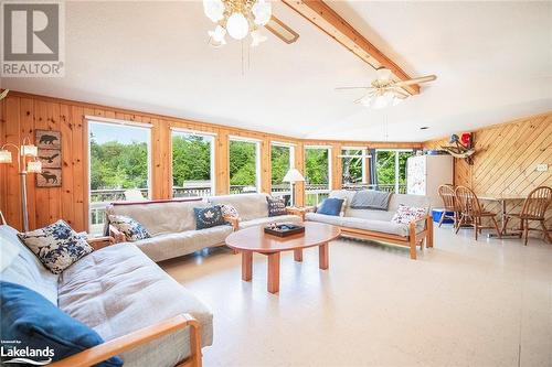 285 Crooked Bay Road, Port Severn, ON - Indoor Photo Showing Living Room