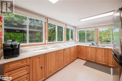 285 Crooked Bay Road, Port Severn, ON - Indoor Photo Showing Kitchen With Double Sink