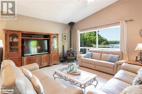 285 Crooked Bay Road, Port Severn, ON - Indoor Photo Showing Living Room