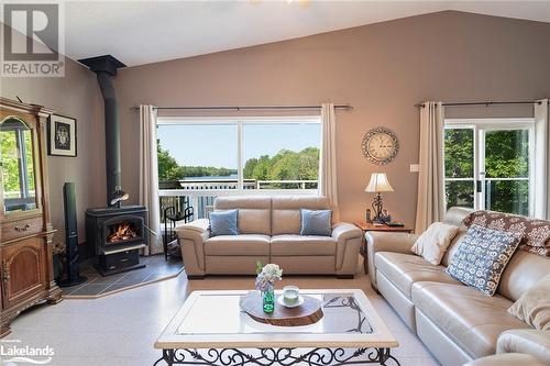 285 Crooked Bay Road, Port Severn, ON - Indoor Photo Showing Living Room