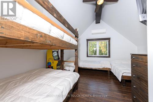 93-44 Potato Island Road, Georgian Bay, ON - Indoor Photo Showing Bedroom