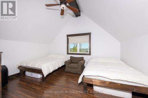 93-44 Potato Island Road, Georgian Bay, ON - Indoor Photo Showing Bedroom