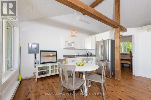 93-44 Potato Island Road, Georgian Bay, ON - Indoor Photo Showing Dining Room