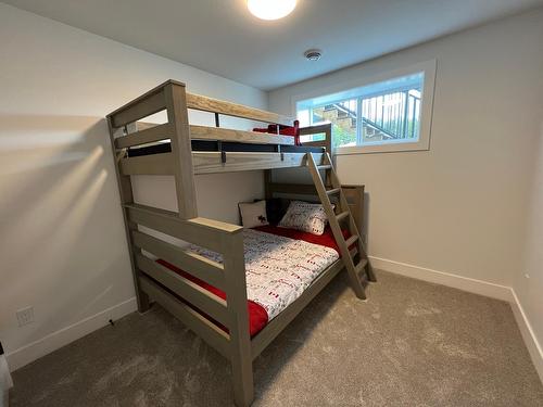 20 Kimberley Avenue, Kimberley, BC - Indoor Photo Showing Bedroom