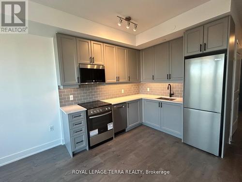 422 - 2343 Khalsa Gate, Oakville, ON - Indoor Photo Showing Kitchen With Stainless Steel Kitchen