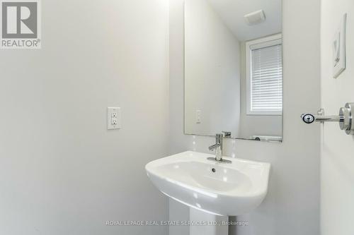 3275 Mockingbird Common, Oakville, ON - Indoor Photo Showing Bathroom