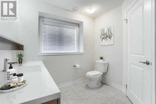 3275 Mockingbird Common, Oakville, ON - Indoor Photo Showing Bathroom