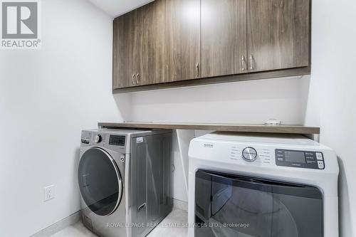 3275 Mockingbird Common, Oakville, ON - Indoor Photo Showing Laundry Room