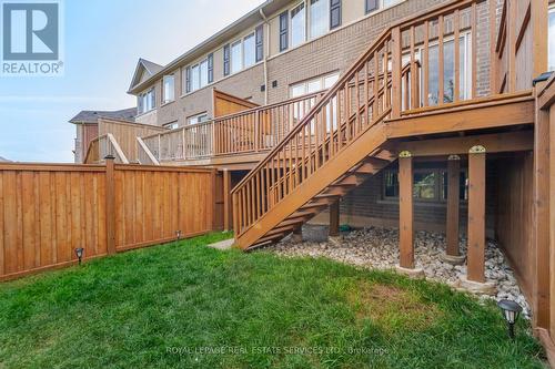 3275 Mockingbird Common, Oakville, ON - Outdoor With Exterior