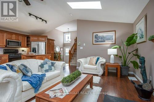 323 Pastern Trail, Waterloo, ON - Indoor Photo Showing Living Room