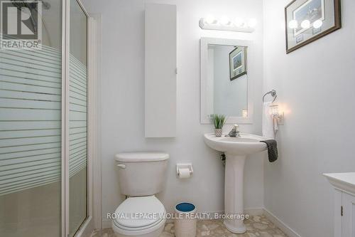 323 Pastern Trail, Waterloo, ON - Indoor Photo Showing Bathroom