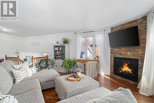 30 Butler Street W, Brighton, ON - Indoor Photo Showing Living Room With Fireplace