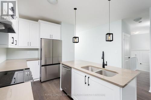 518 Bayport Boulevard, Midland, ON - Indoor Photo Showing Kitchen With Double Sink