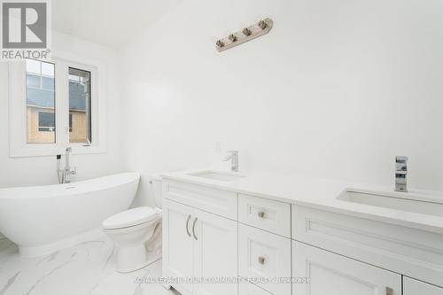 518 Bayport Boulevard, Midland, ON - Indoor Photo Showing Bathroom