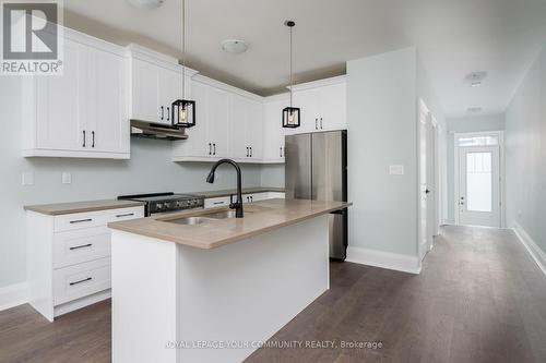 518 Bayport Boulevard, Midland, ON - Indoor Photo Showing Kitchen With Upgraded Kitchen