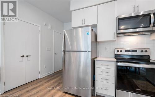 13 - 3415 Ridgeway Drive, Mississauga (Erin Mills), ON - Indoor Photo Showing Kitchen With Stainless Steel Kitchen