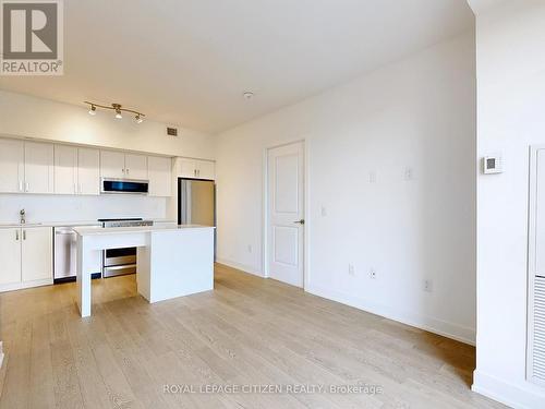 302 - 1063 Douglas Mccurdy Comm, Mississauga, ON - Indoor Photo Showing Kitchen