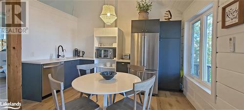 93-44 Potato Island Road, Port Severn, ON - Indoor Photo Showing Dining Room