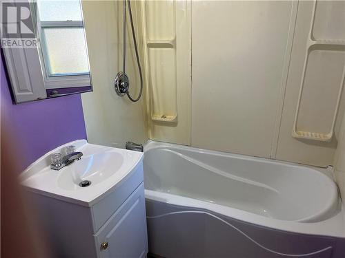 261 Ormond Street, Brockville, ON - Indoor Photo Showing Bathroom