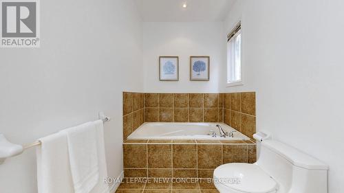 51 Tranquility Avenue, Hamilton, ON - Indoor Photo Showing Bathroom