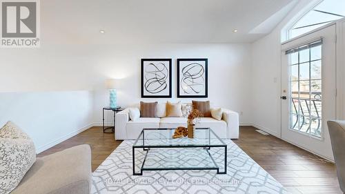 51 Tranquility Avenue, Hamilton, ON - Indoor Photo Showing Living Room