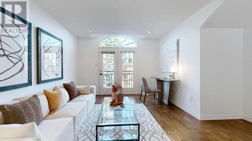 51 Tranquility Avenue, Hamilton, ON - Indoor Photo Showing Living Room