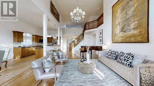 51 Tranquility Avenue, Hamilton, ON - Indoor Photo Showing Living Room