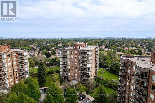 305 - 1903 Pilgrim Way, Oakville, ON - Outdoor With View