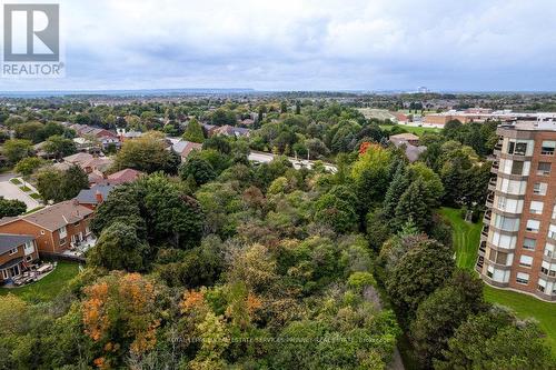 305 - 1903 Pilgrim Way, Oakville, ON - Outdoor With View