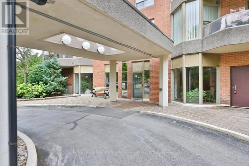 305 - 1903 Pilgrim Way, Oakville, ON - Outdoor