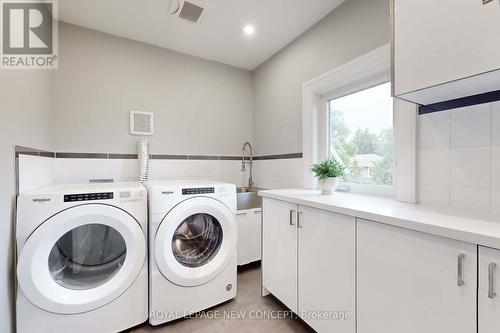 2420 Ventura Drive, Oakville, ON - Indoor Photo Showing Laundry Room