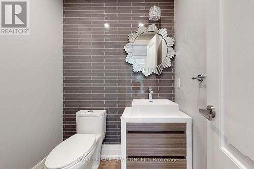 2420 Ventura Drive, Oakville, ON - Indoor Photo Showing Bathroom