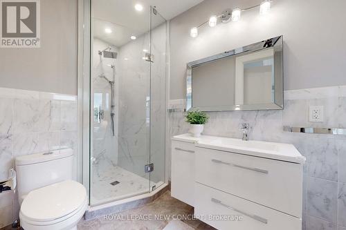 2420 Ventura Drive, Oakville, ON - Indoor Photo Showing Bathroom