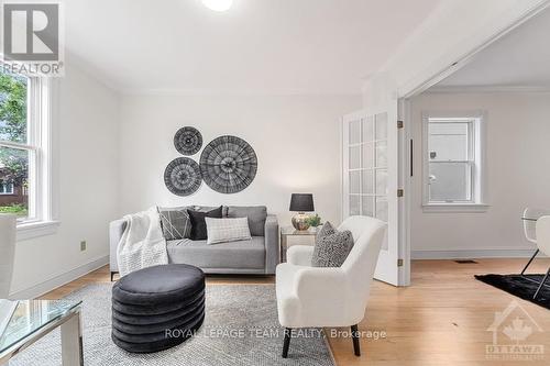 29 Commanda Way, Ottawa, ON - Indoor Photo Showing Living Room