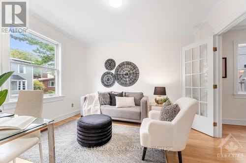 29 Commanda Way, Ottawa, ON - Indoor Photo Showing Living Room