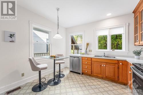 29 Commanda Way, Ottawa, ON - Indoor Photo Showing Kitchen With Double Sink