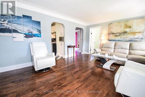 850 David Street, Welland, ON - Indoor Photo Showing Living Room